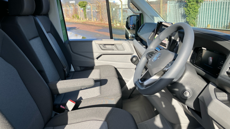 Volkswagen Crafter Cr35 Mwb Diesel Fwd 2.0 TDI 140PS Commerce Plus High Roof Van